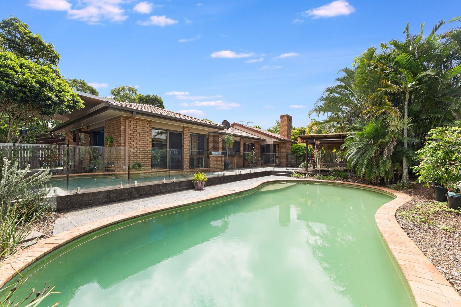 4 bedrooms House in 6 Carinya Crescent KARANA DOWNS QLD, 4306