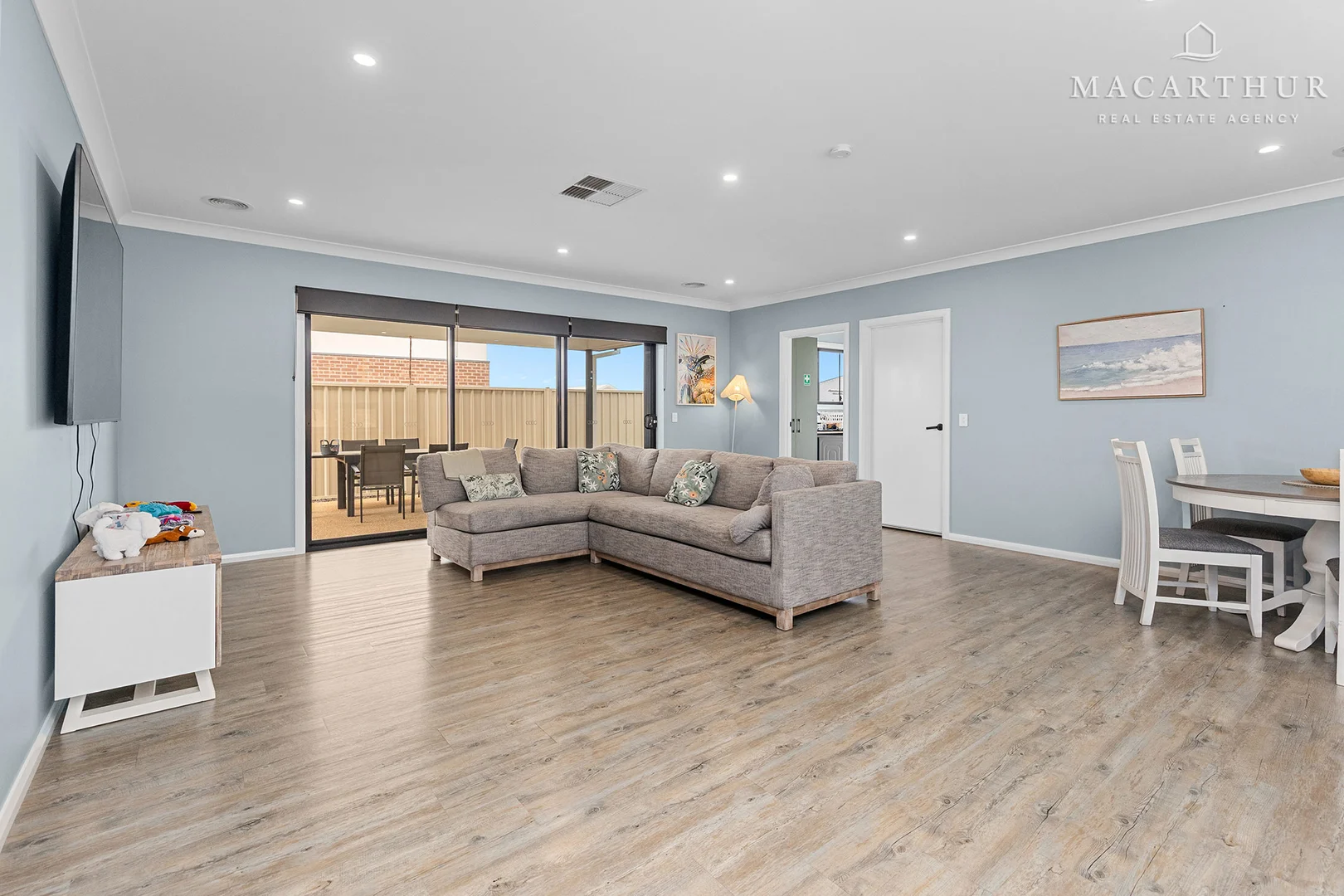 Additional image 5 of 2 Wyoming Avenue, Gobbagombalin NSW 2650