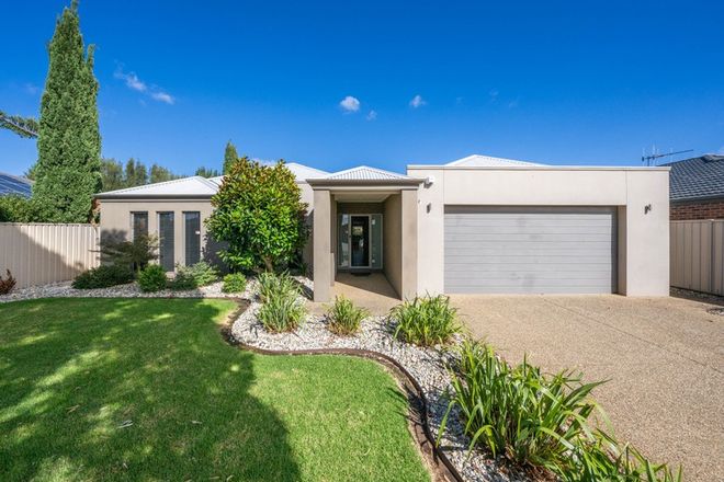 Picture of 22 Brambuck Avenue, KIALLA VIC 3631