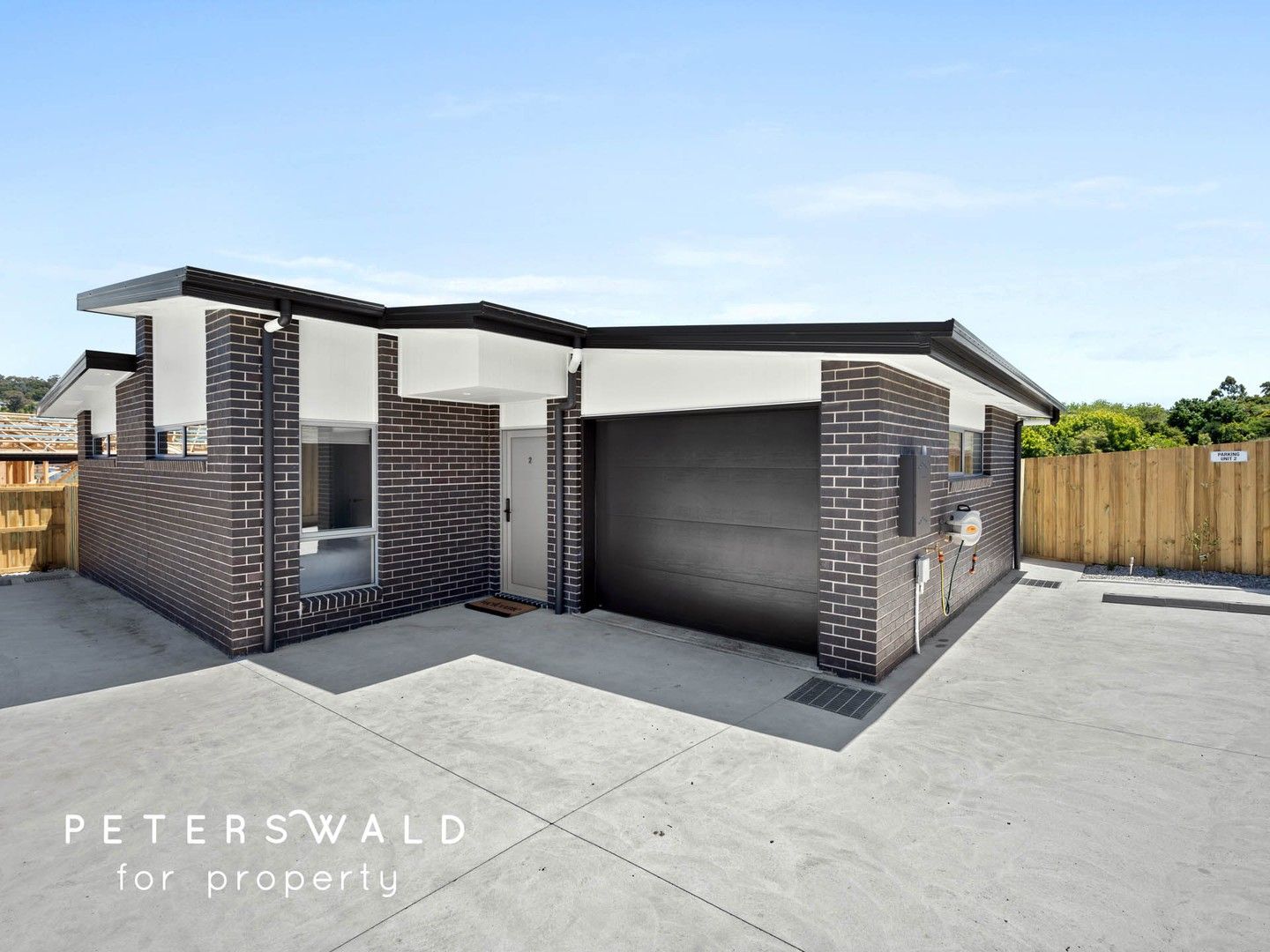 3 bedrooms Villa in 2/49 Hallett Drive ROKEBY TAS, 7019