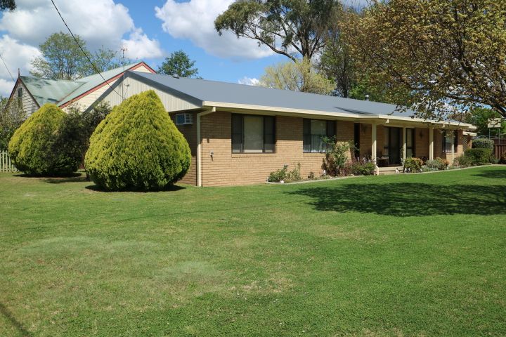 17 Wentworth, Glen Innes NSW 2370, Image 0