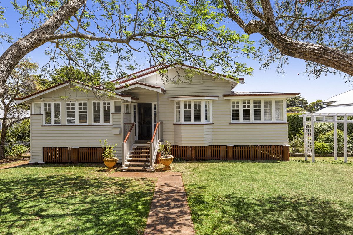 5 bedrooms House in 15 Connell Street EAST TOOWOOMBA QLD, 4350