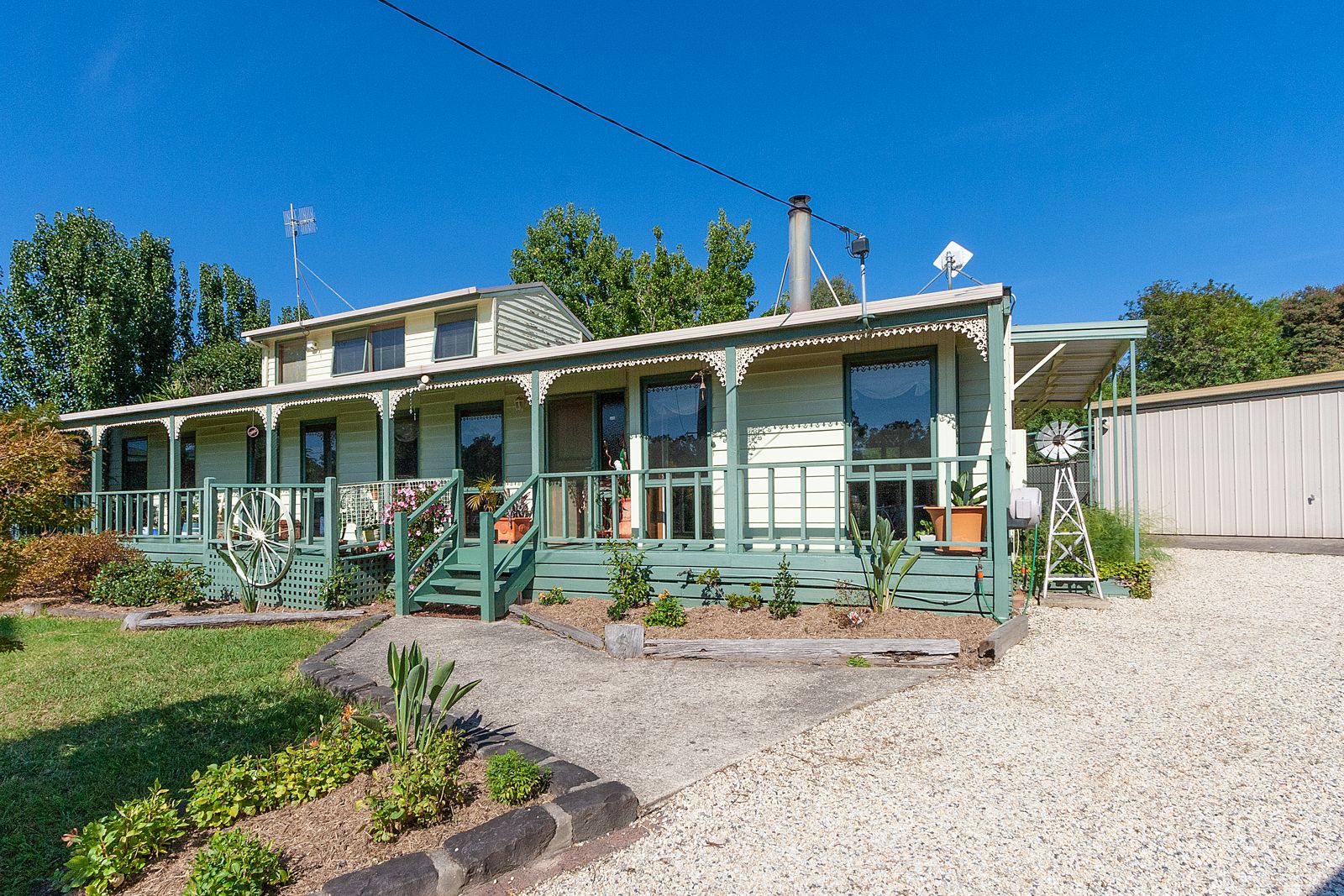 8 Savage Court, Eildon VIC 3713 Domain