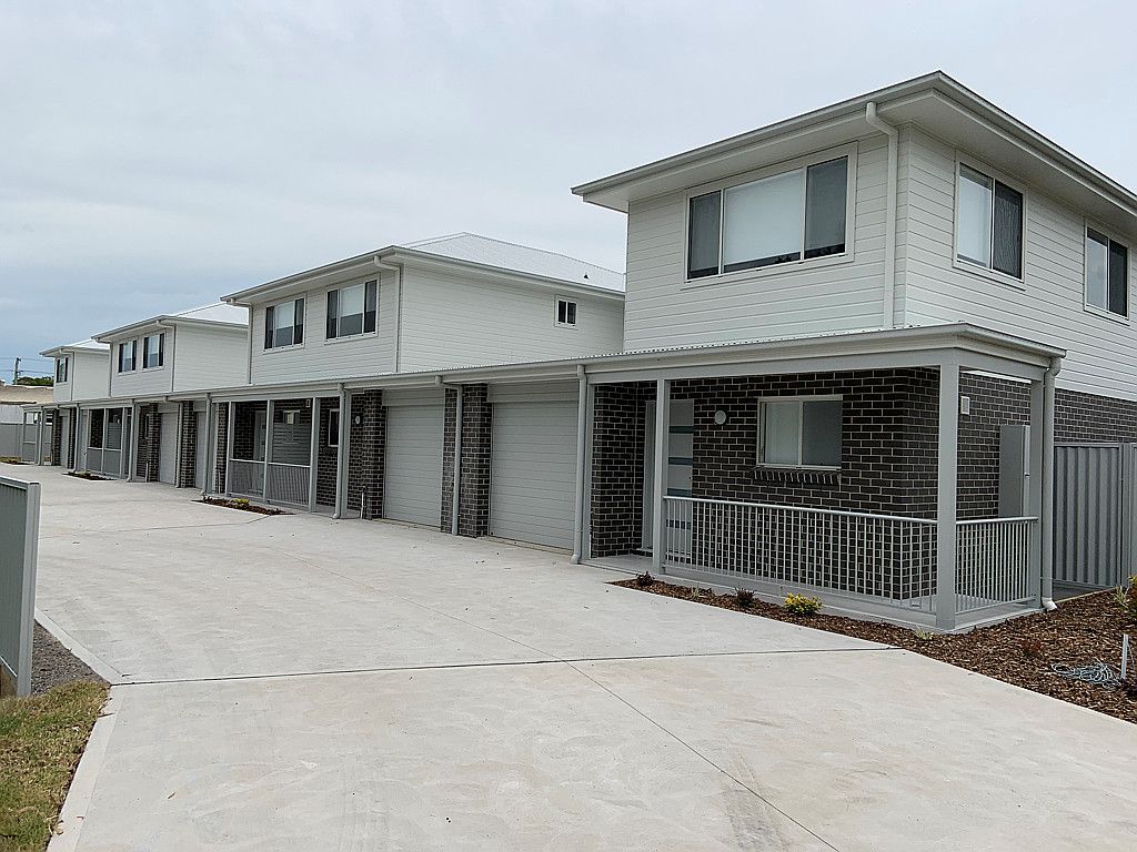 2 bedrooms Townhouse in 2/1 Coweambah Way TANILBA BAY NSW, 2319