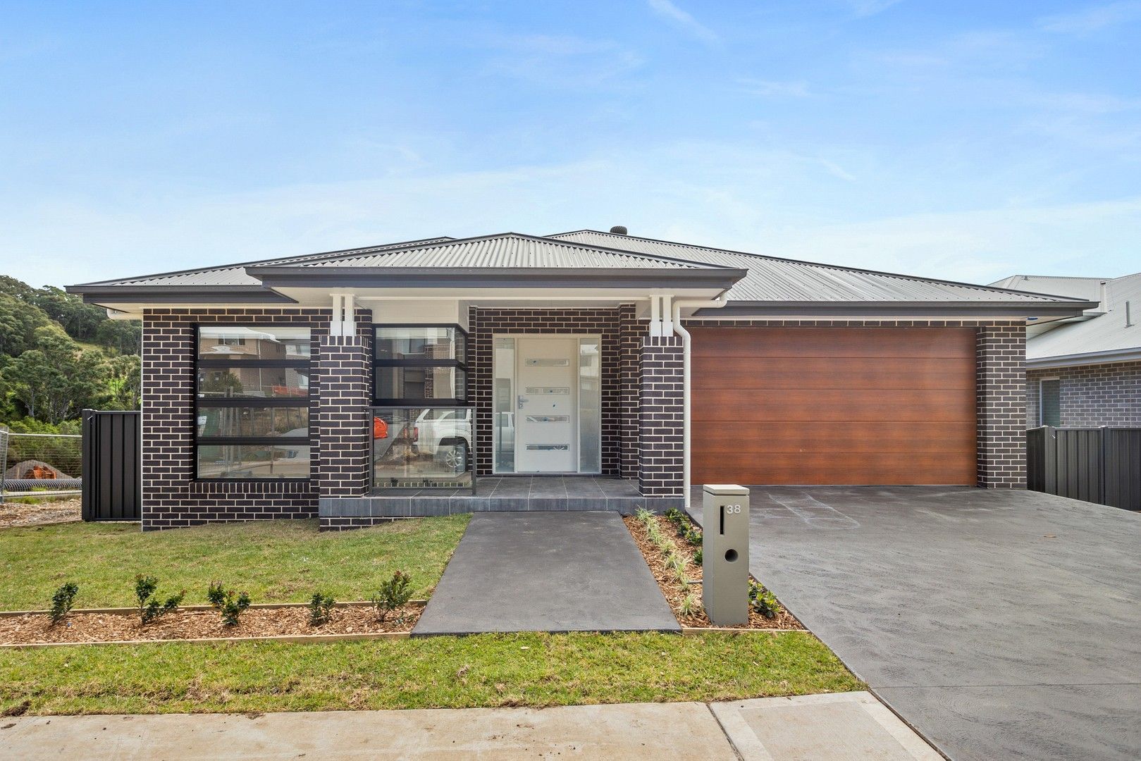 4 bedrooms House in 38 Holroyd St ALBION PARK NSW, 2527