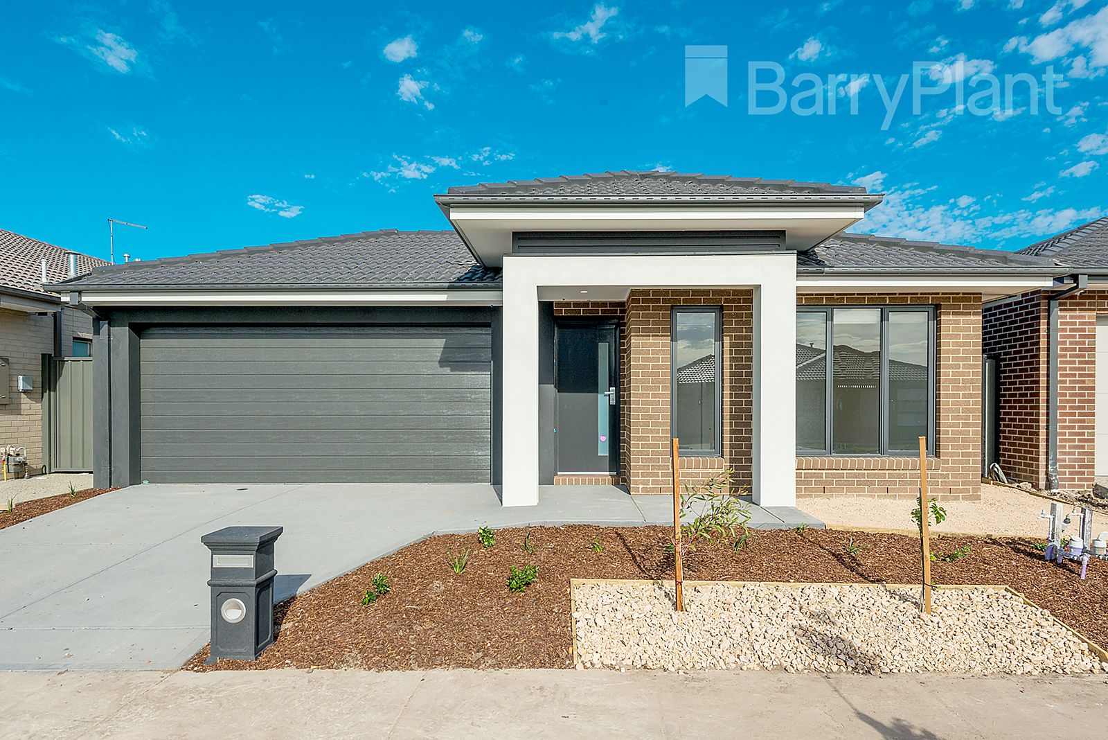 4 bedrooms House in 5 Holbrook Crescent KALKALLO VIC, 3064