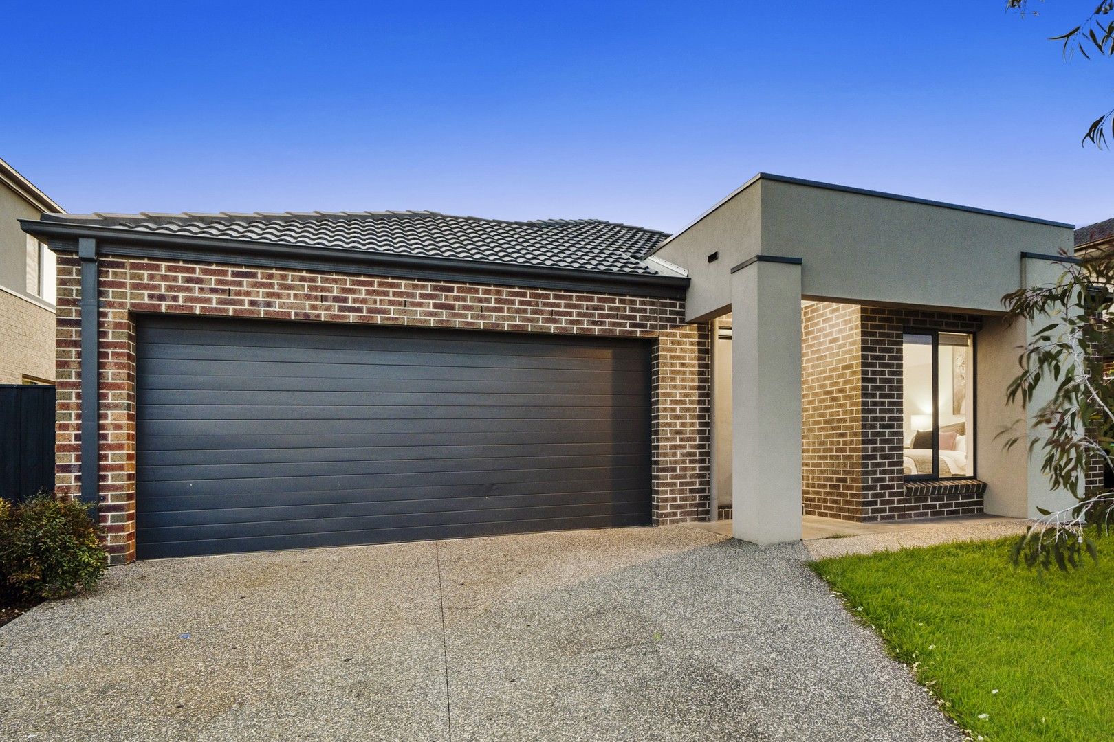 4 bedrooms House in 102 Bondi Parade POINT COOK VIC, 3030