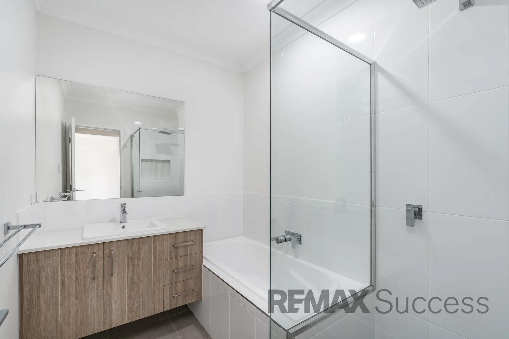 Additional image 6 of 2/5 Noll Street, Kearneys Spring QLD 4350