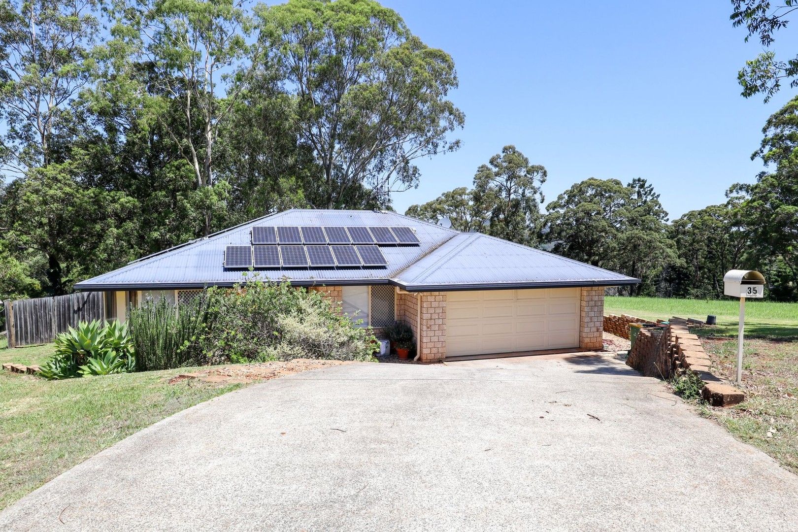 4 bedrooms House in 35 Forestoak Way GOONELLABAH NSW, 2480