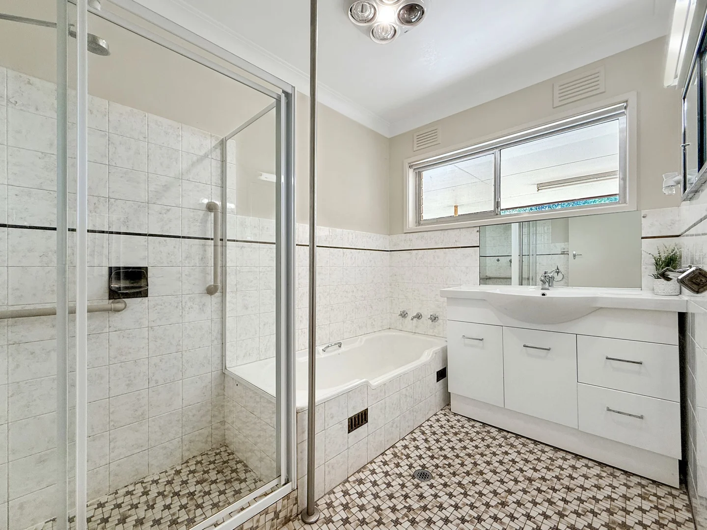 Additional image 13 of 39 Fontenoy Street, Young NSW 2594