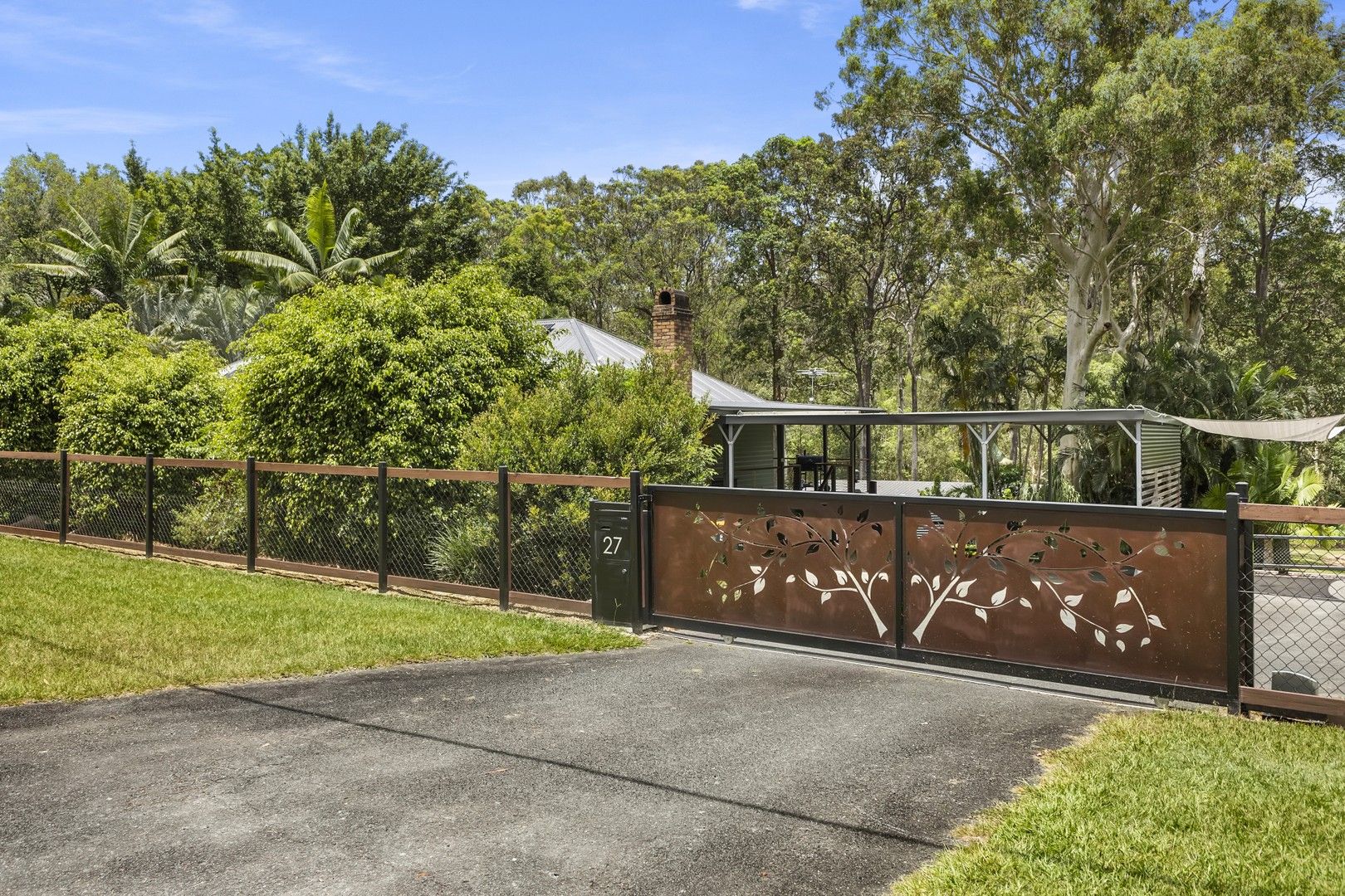 3 bedrooms House in 27 Burness Court MORAYFIELD QLD, 4506