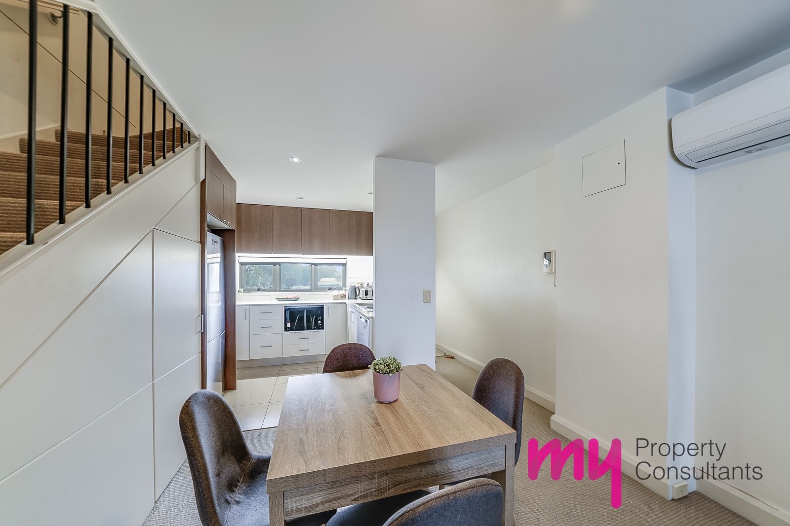 21F/541 Pembroke Road, Leumeah NSW 2560, Image 2