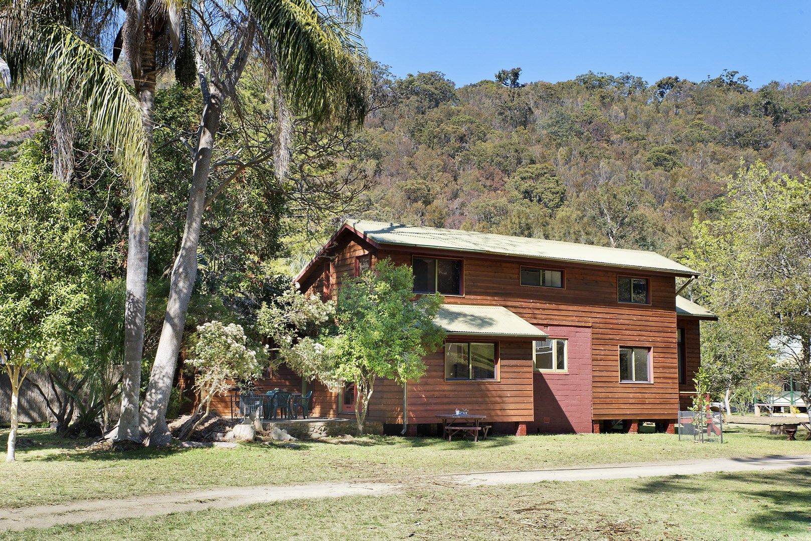 10 Diggers Crescent, Great MacKerel Beach NSW 2108, Image 0