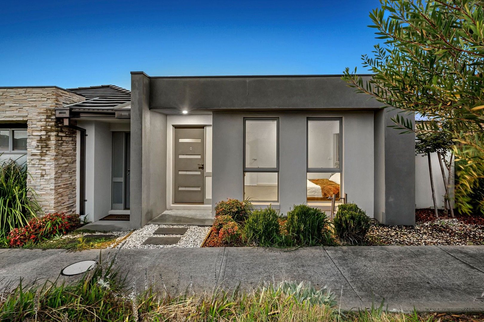 3 bedrooms House in 8 Montevideo Lane CLYDE NORTH VIC, 3978