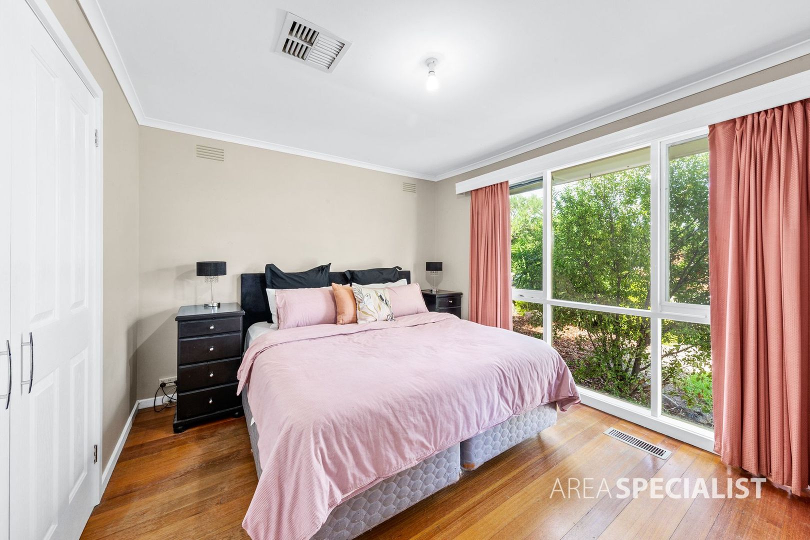 10 Tanglewood Street, Kings Park VIC 3021, Image 2