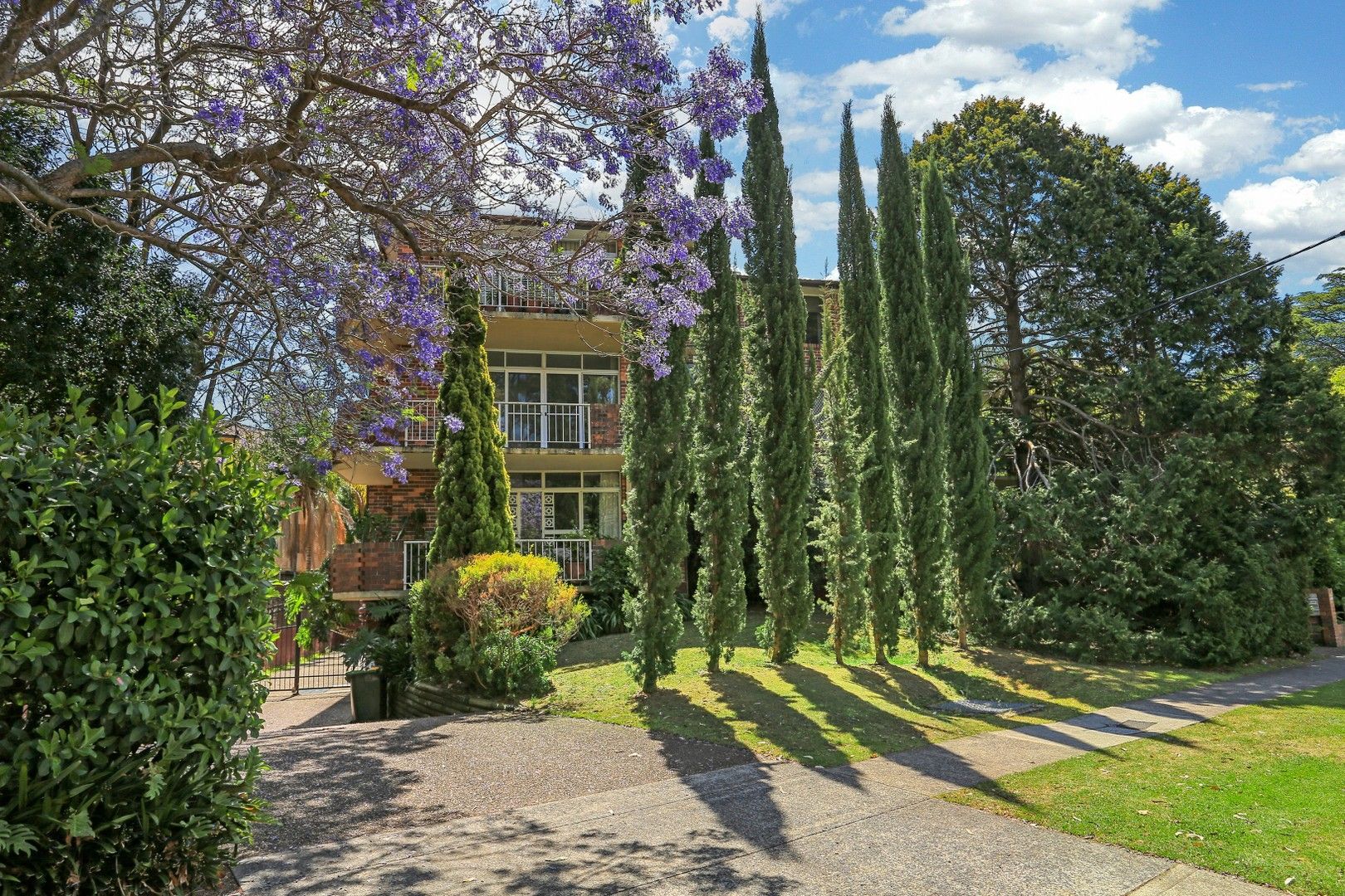 2 bedrooms Apartment / Unit / Flat in 3/1-3 Park Avenue WAITARA NSW, 2077