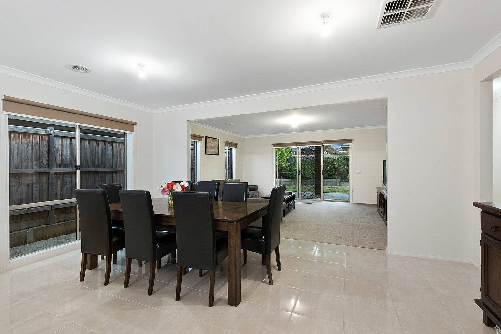 4 Kiora Avenue, Doreen VIC 3754, Image 2