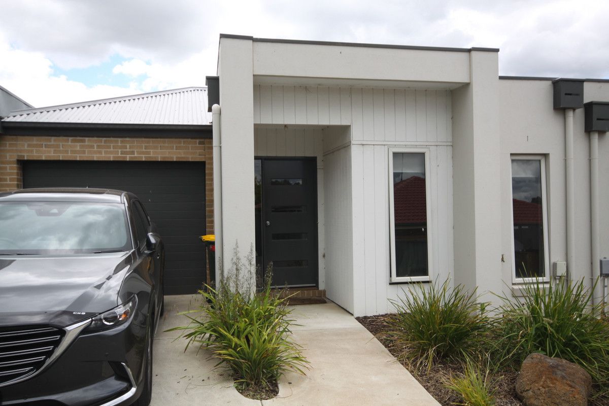 2 bedrooms Townhouse in 15 Monash Place CANADIAN VIC, 3350