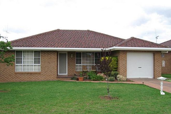 Picture of 1/9 Ken Payne Place, PARKES NSW 2870
