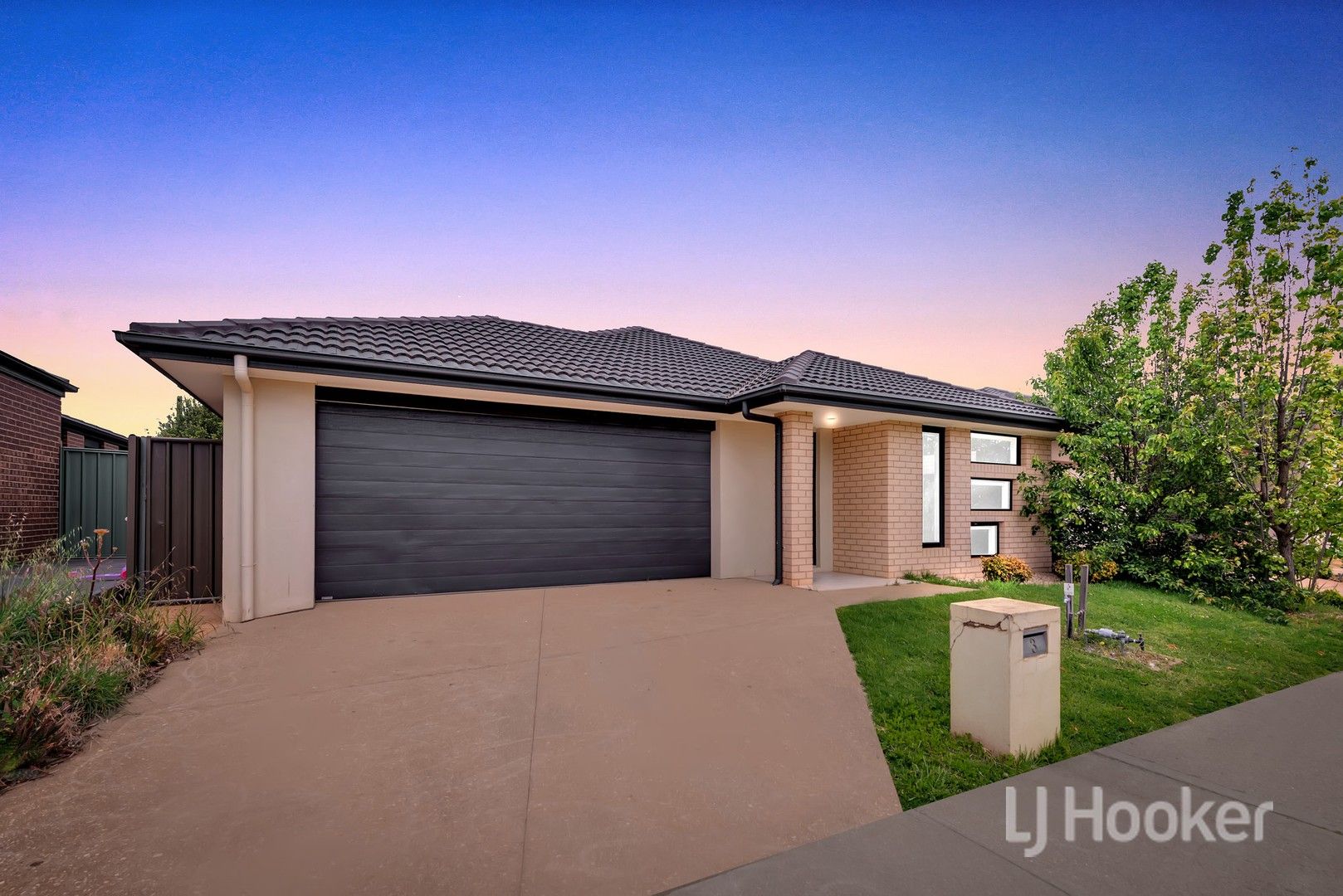 4 bedrooms House in 3 Marble Drive COBBLEBANK VIC, 3338