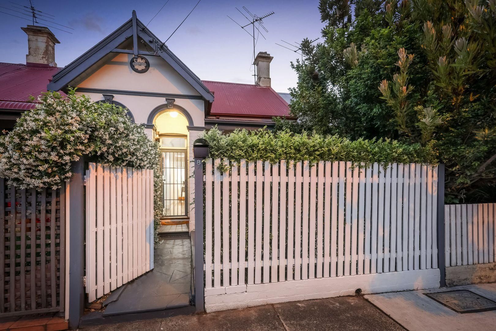 2 bedrooms Terrace in 8 Llewellyn Street MARRICKVILLE NSW, 2204