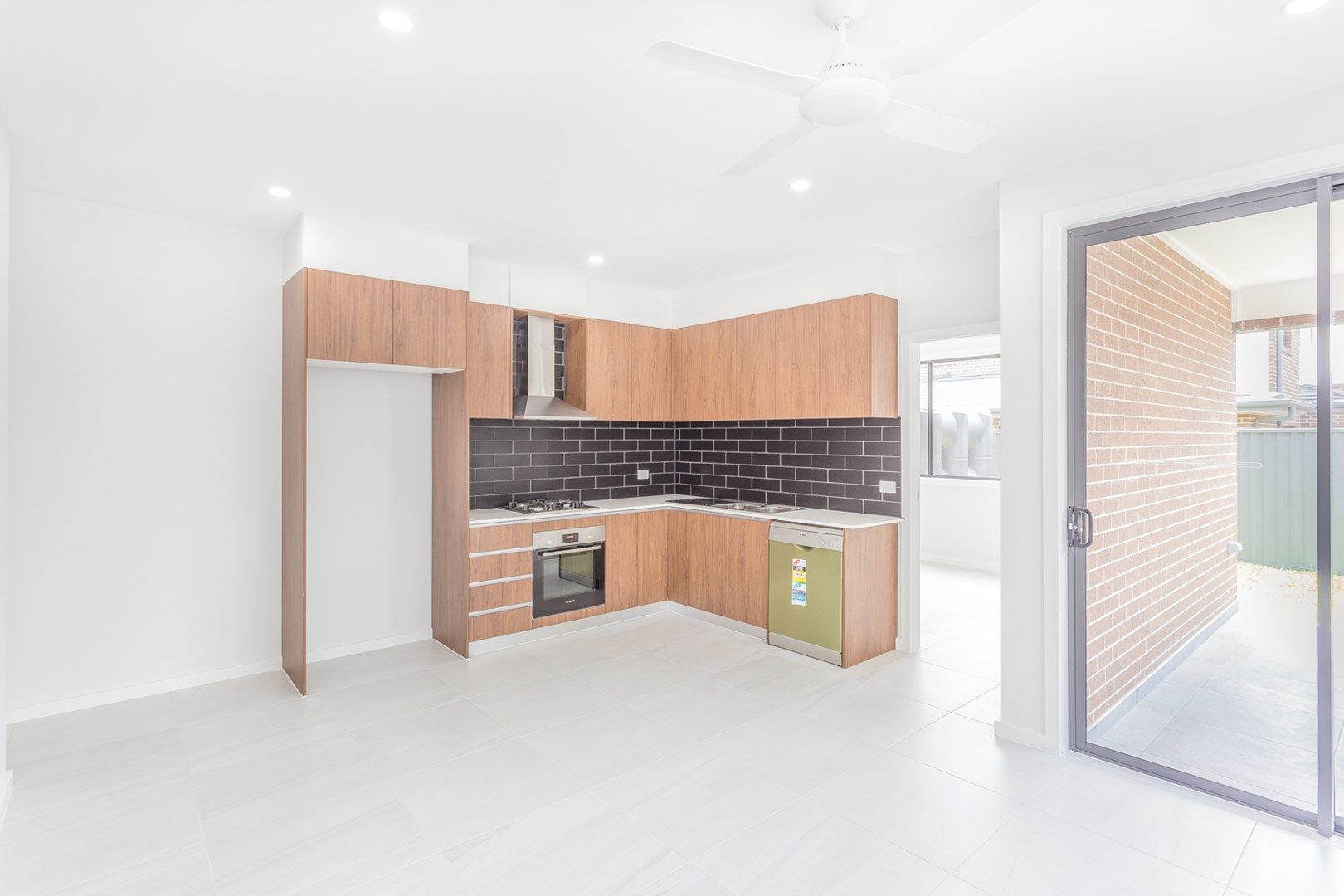 2 bedrooms House in 146a Northbourne Drive MARSDEN PARK NSW, 2765