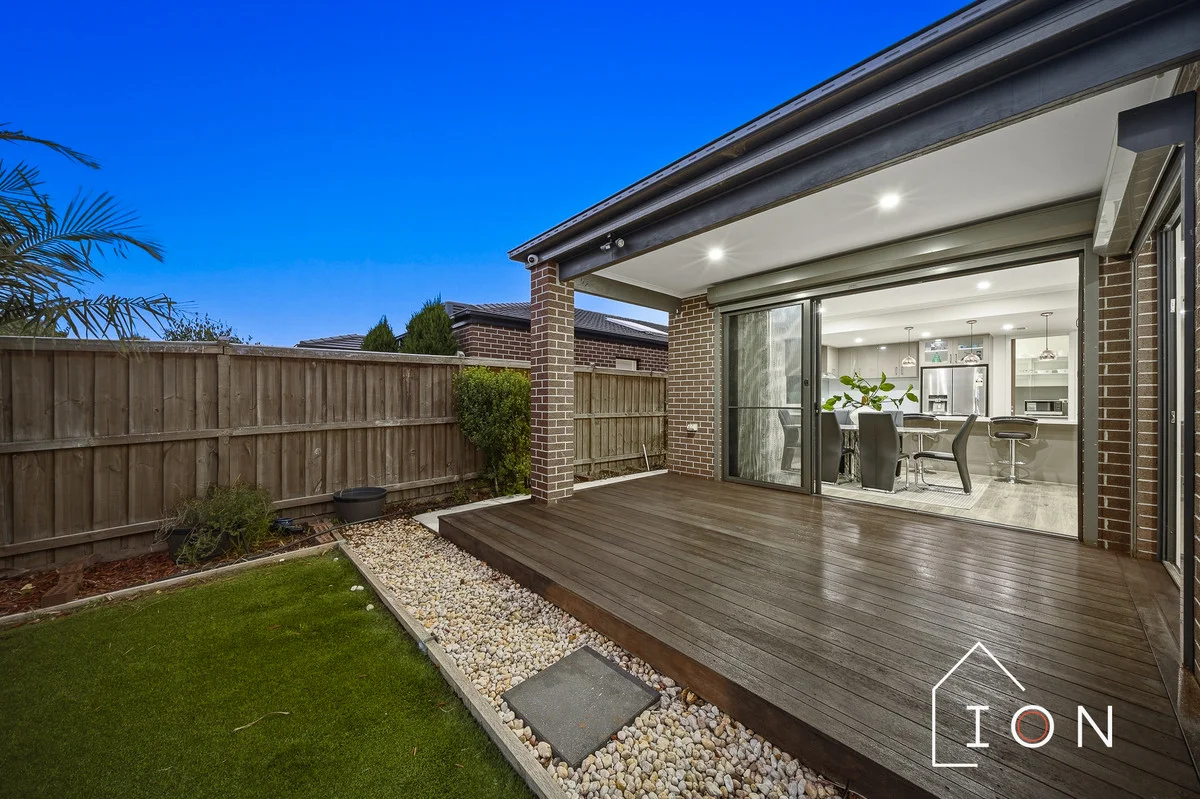 Additional image 32 of 8 Bluebank Avenue, Clyde North VIC 3978