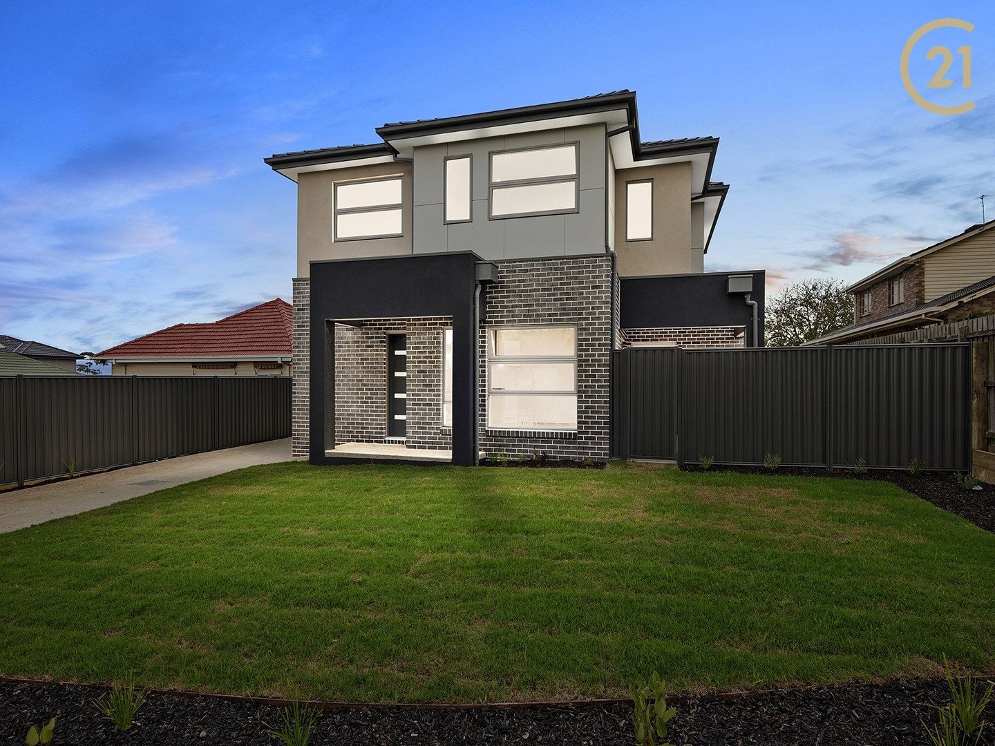 3 bedrooms Townhouse in 1/31 Carlisle Road HALLAM VIC, 3803
