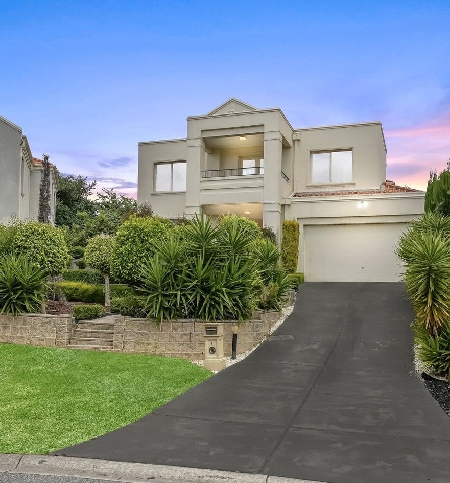 5 bedrooms House in 6 Golf Links Court DONCASTER VIC, 3108