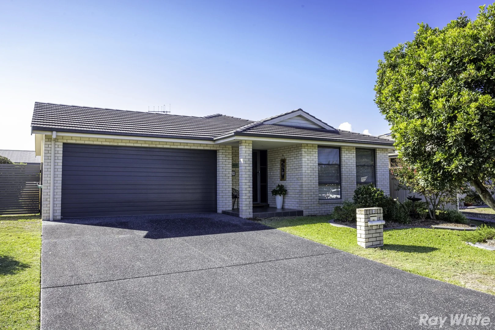 24 Massie Crescent, Tuncurry NSW 2428