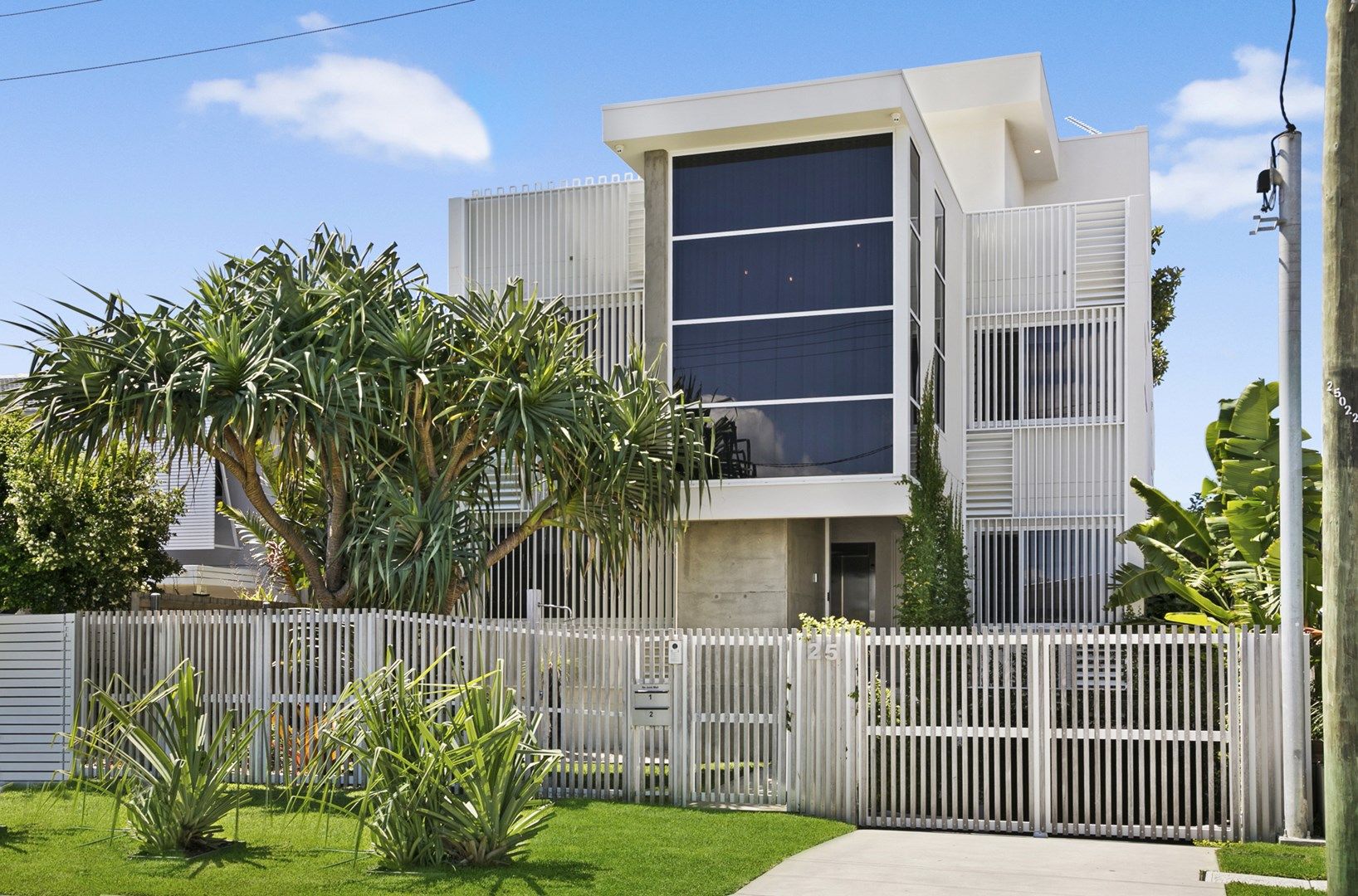 1/25 Petrel Avenue, Mermaid Beach QLD 4218, Image 0