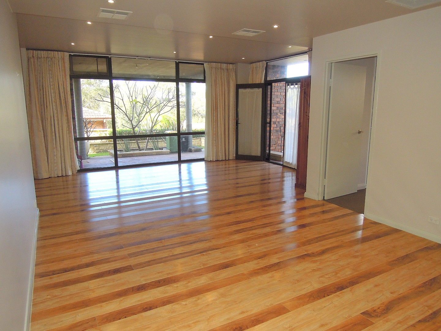 2 bedrooms Apartment / Unit / Flat in 1/31 Bernard Road PADSTOW HEIGHTS NSW, 2211