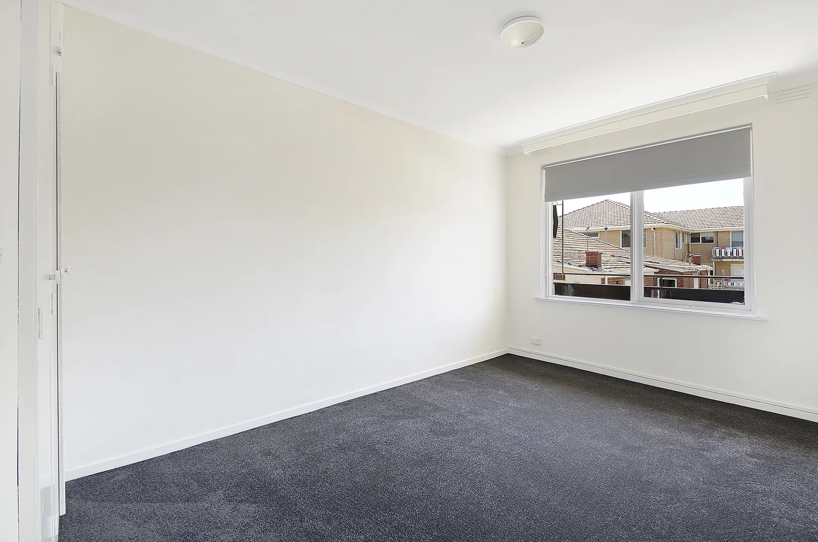SPACIOUS RENOVATED APARTMENT - Vista 3