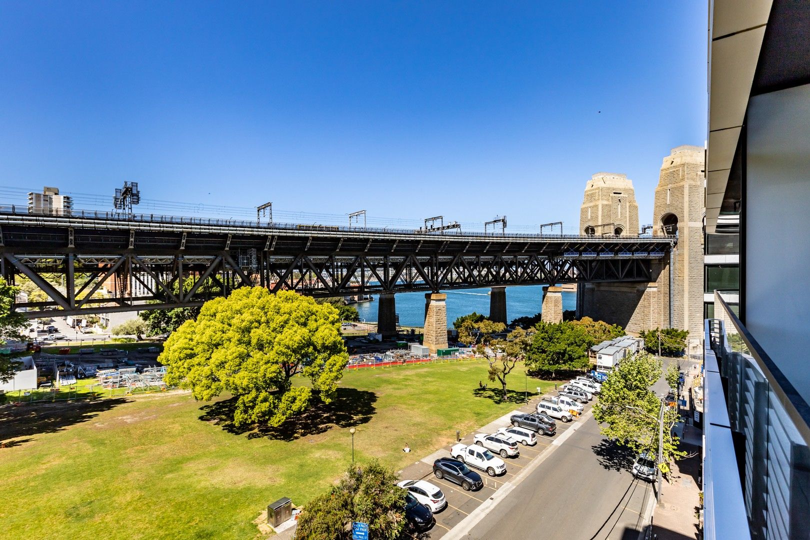2 bedrooms Apartment / Unit / Flat in 30 Alfred Street MILSONS POINT NSW, 2061