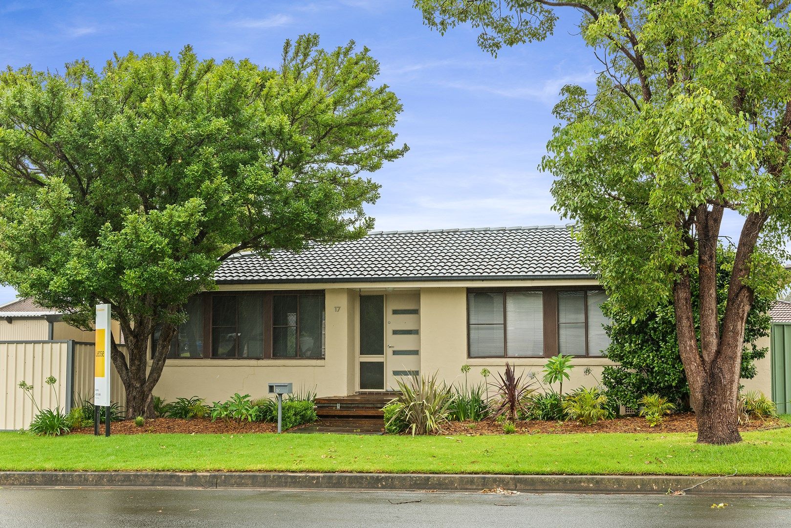 3 bedrooms House in 17 Hughes Drive ALBION PARK NSW, 2527