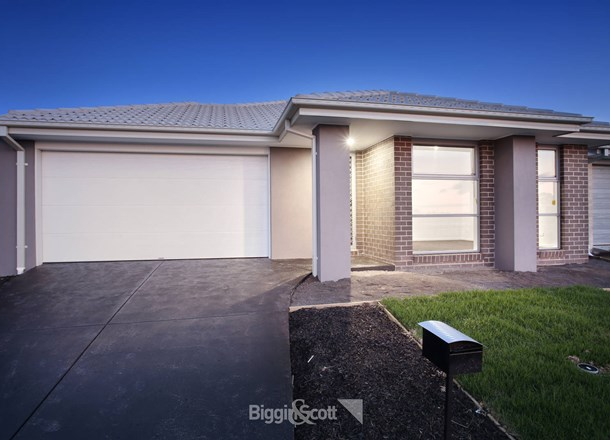 22 Warralily Avenue, Clyde VIC 3978