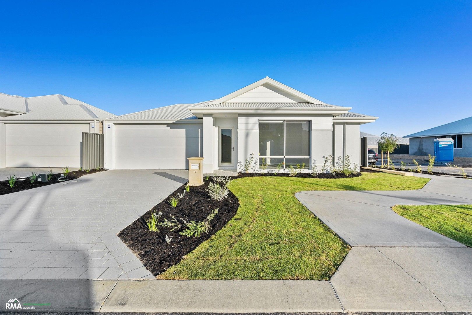 4 bedrooms House in 10 Bathers Promenade JINDALEE WA, 6036