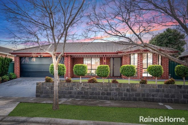 Picture of 15 Charlesworth Crescent, BURNSIDE VIC 3023