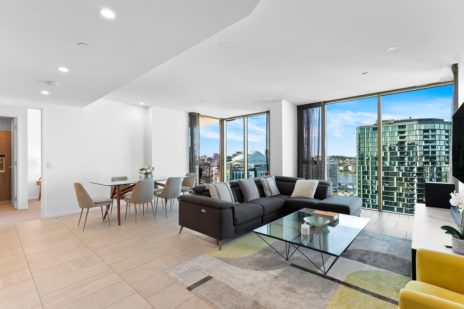 2 bedrooms Apartment / Unit / Flat in 1008/25 Shafston Avenue KANGAROO POINT QLD, 4169