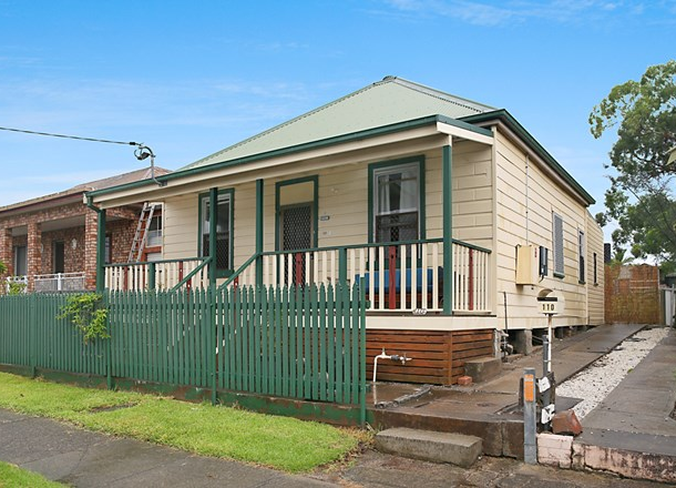 110 Gosford Road, Adamstown NSW 2289