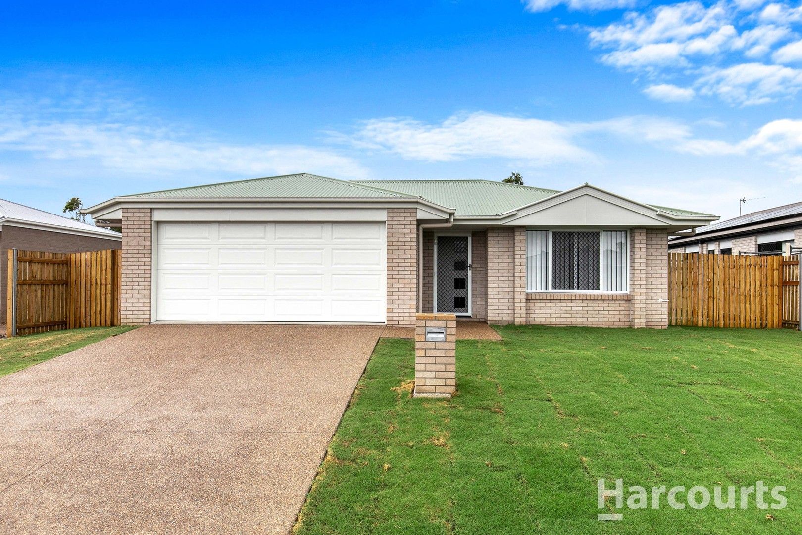 4 bedrooms House in 72 Girraween Way ELI WATERS QLD, 4655