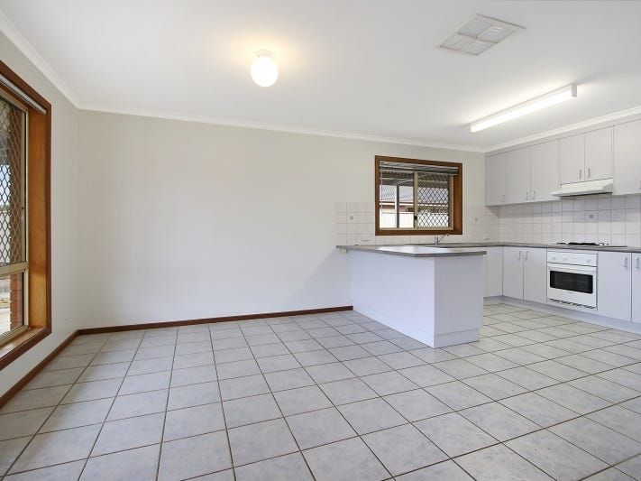 Unit 1/42 Mayfair Dr, West Wodonga VIC 3690, Image 2