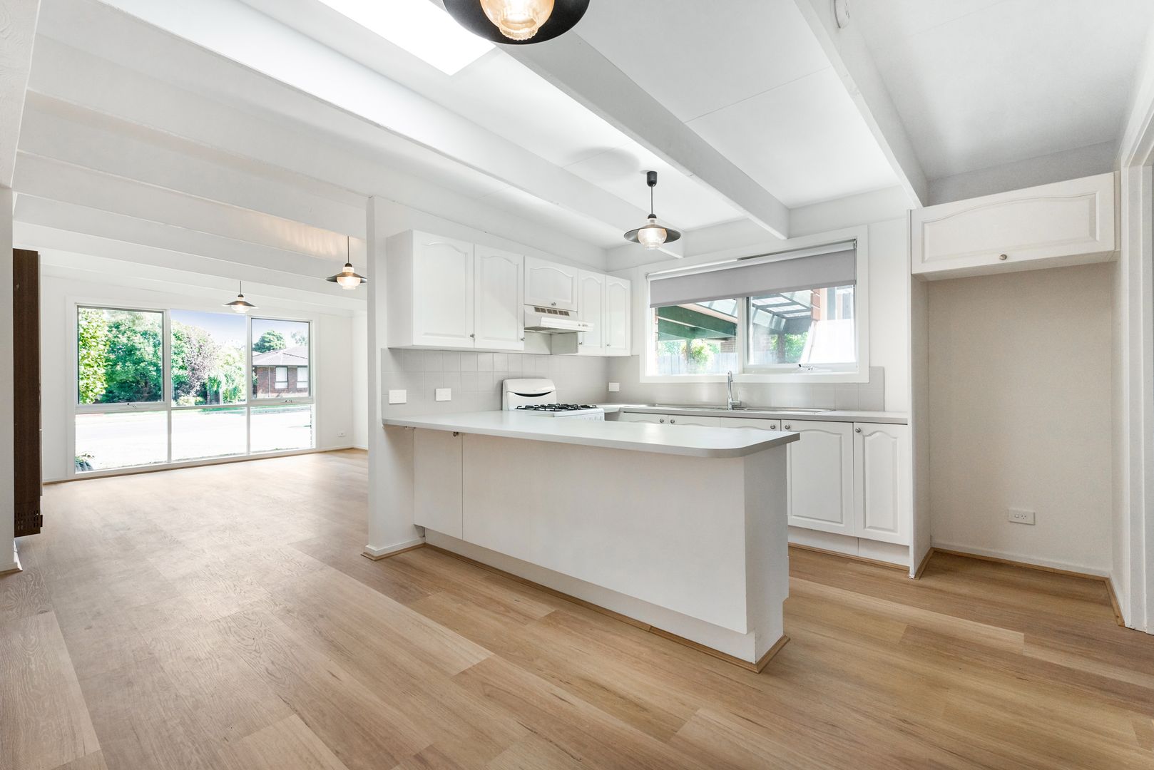 86 St, Scoresby VIC 3179 House For Rent 530 Domain