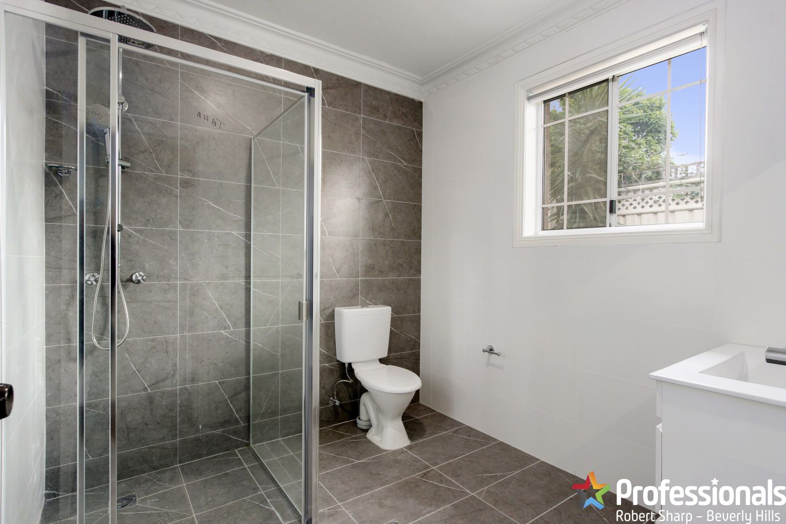 13a Warne Crescent, Beverly Hills NSW 2209, Image 2