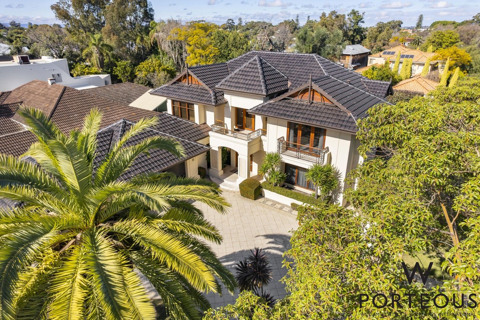 5 bedrooms House in 42 Circe Circle DALKEITH WA, 6009