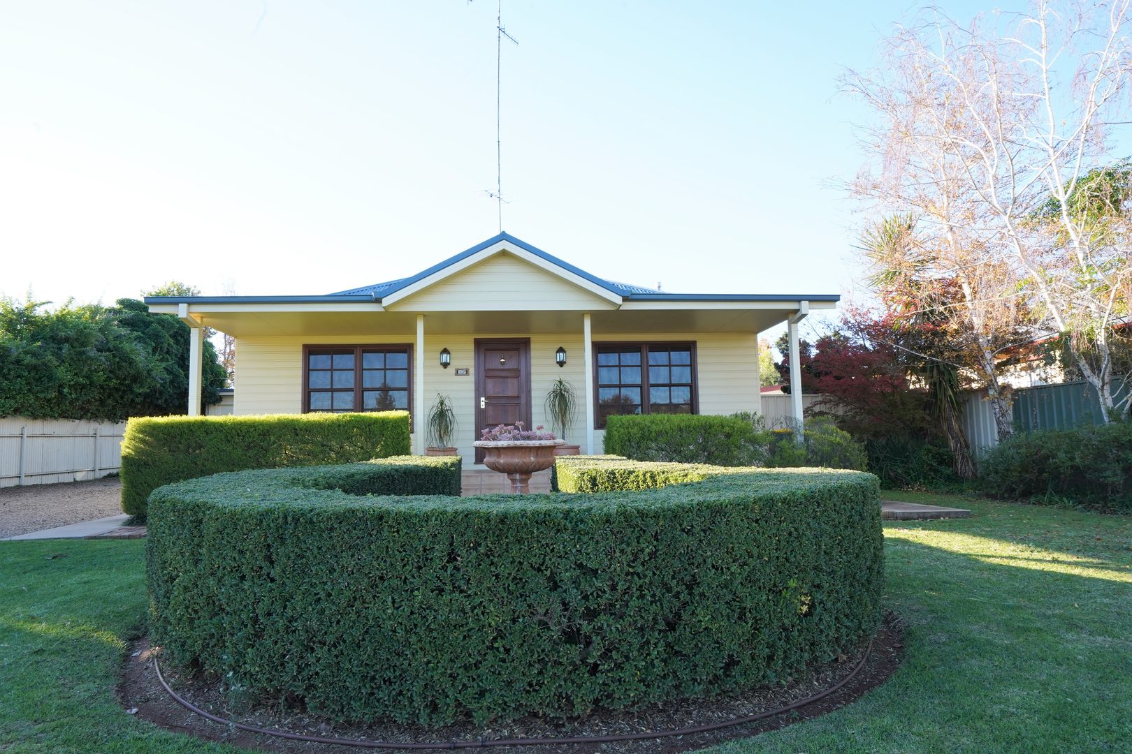 17 Hyandra Street, Griffith NSW 2680 - House For Rent ...