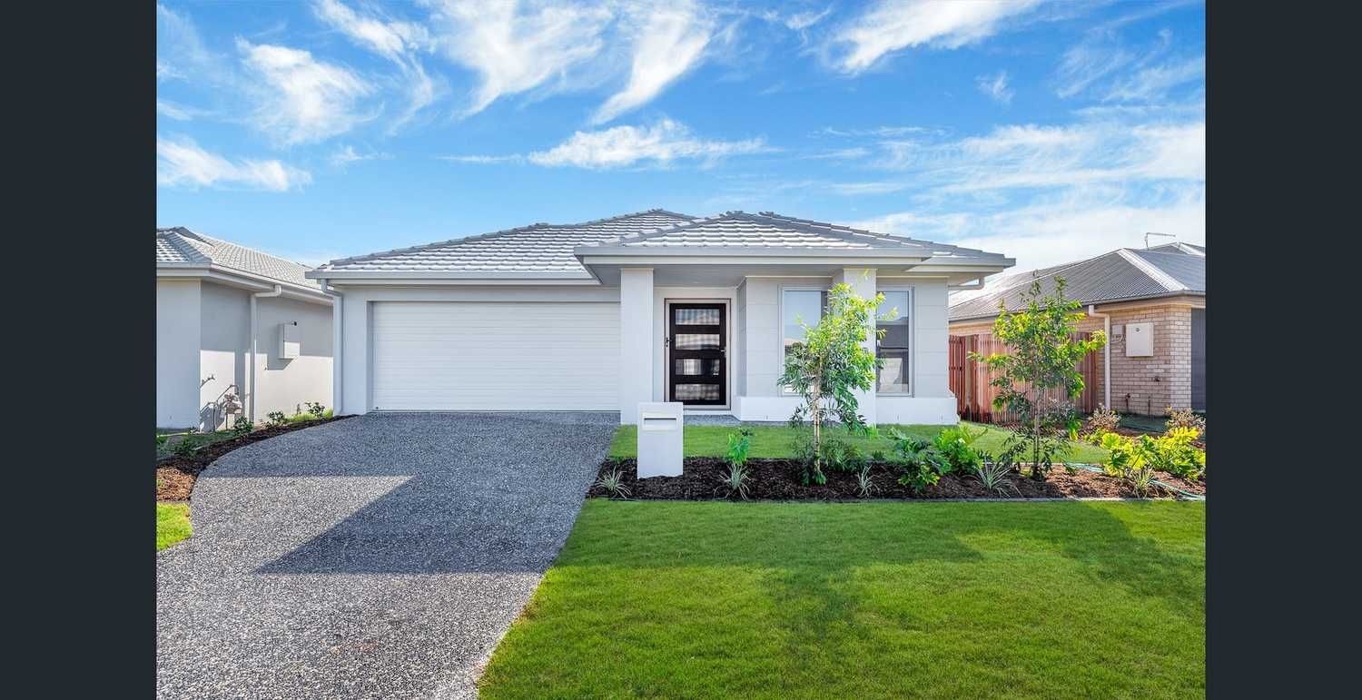 4 bedrooms House in 8 Conimbla Street PIMPAMA QLD, 4209