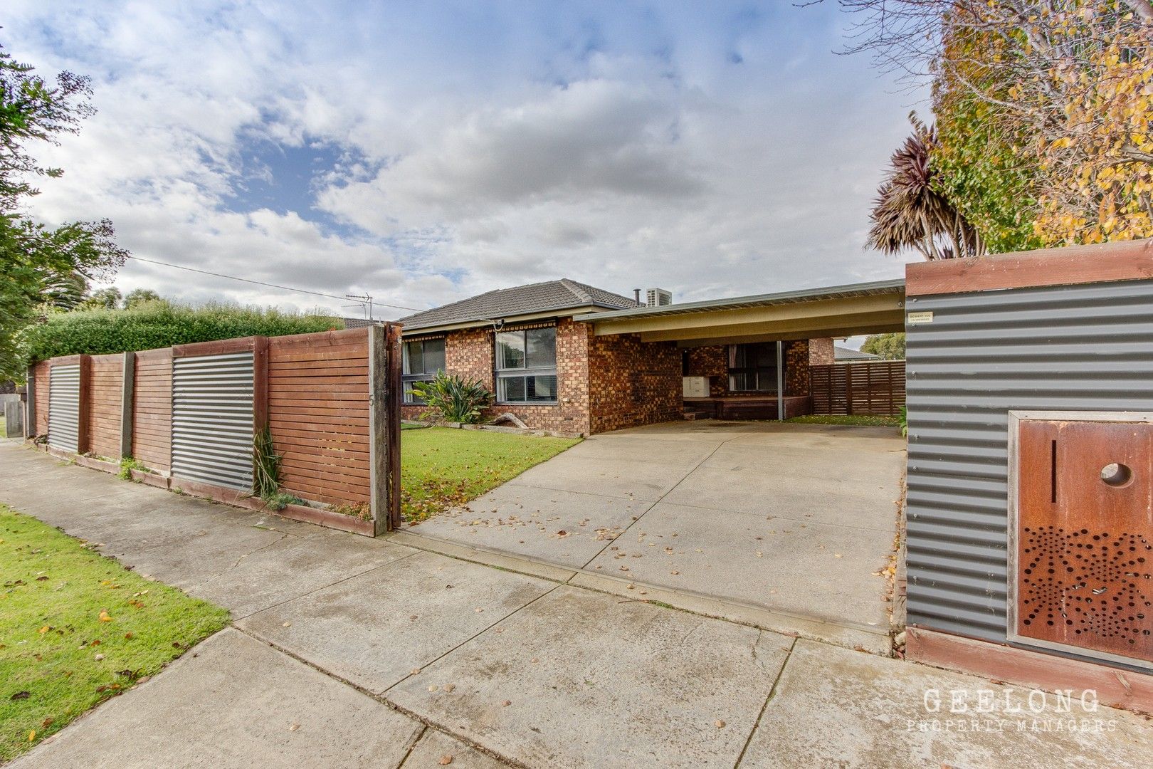 3 bedrooms House in 5 Ainslie Ave GROVEDALE VIC, 3216