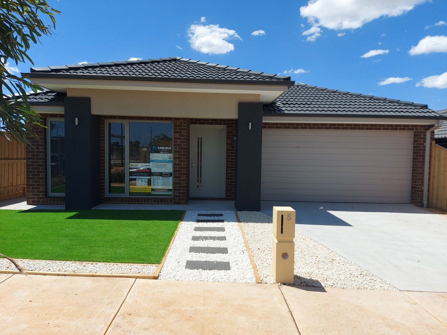 3 bedrooms House in 5 Sedate Drive ROCKBANK VIC, 3335