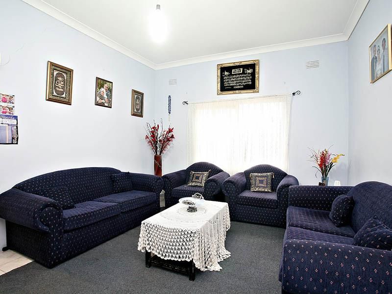 1 Chamberlain Rd, Guildford NSW 2161, Image 1